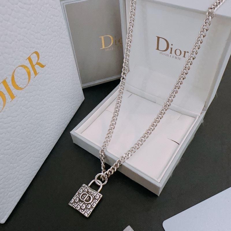 chr1st1an D10r necklaces